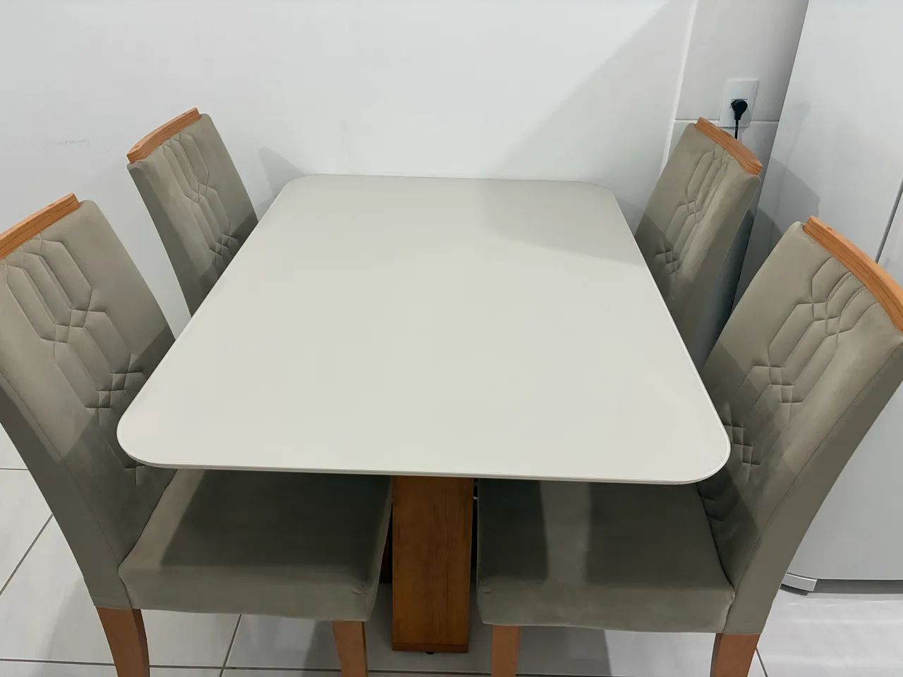 MESA 4 lugares 
