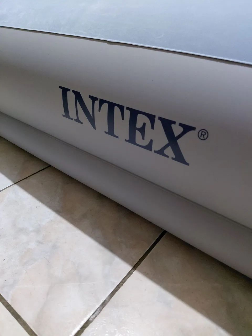 COLCHÃO INFLÁVEL INTEX QUEEN COM BOMBA USB  - Foto 3