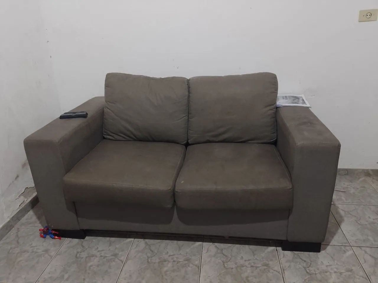 VENDE-SE sofa
