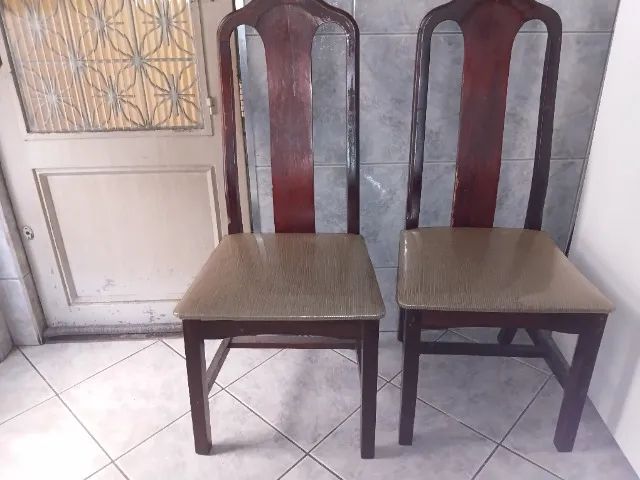 Cadeiras de Madeira 