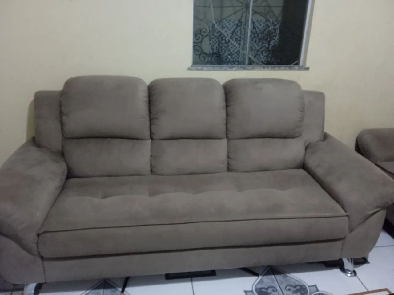 Sofá novo 1 mês de uso 