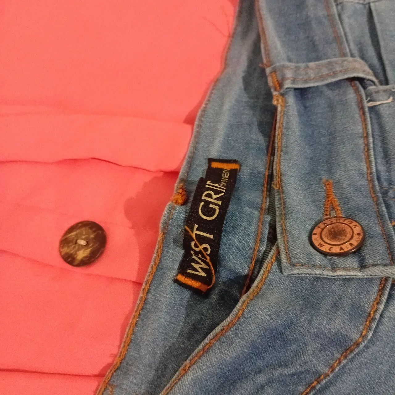 Vendo calça jeans e blusa m e a calça 40/42 - Foto 3