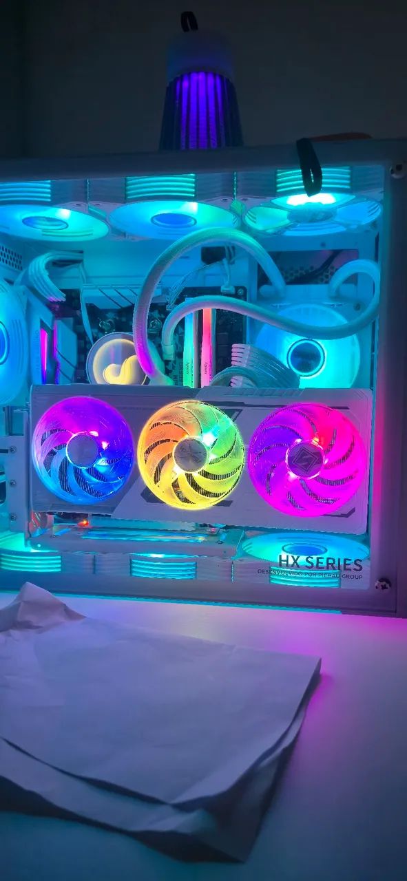RTX 9060 XT 8Gb p (vender logo) - Foto 3