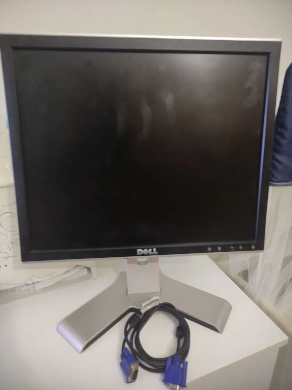 Monitor Dell de 17 polegadas VGA e Dvi com.cabos com USB com regulagem  - Foto 2