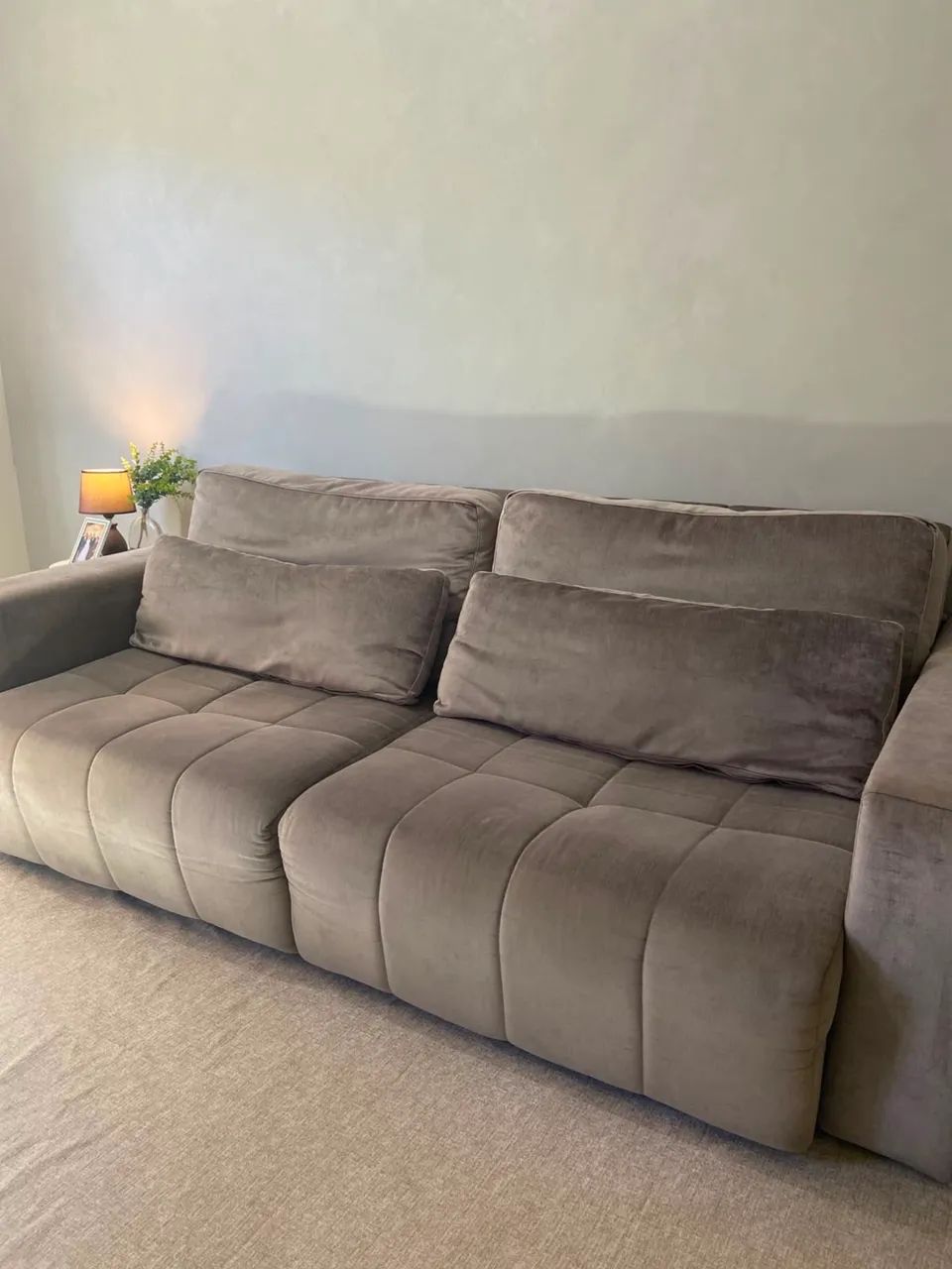 Sofá Retrátil 2,40m em Suede | Higienizado | Excelente Estado - Foto 2