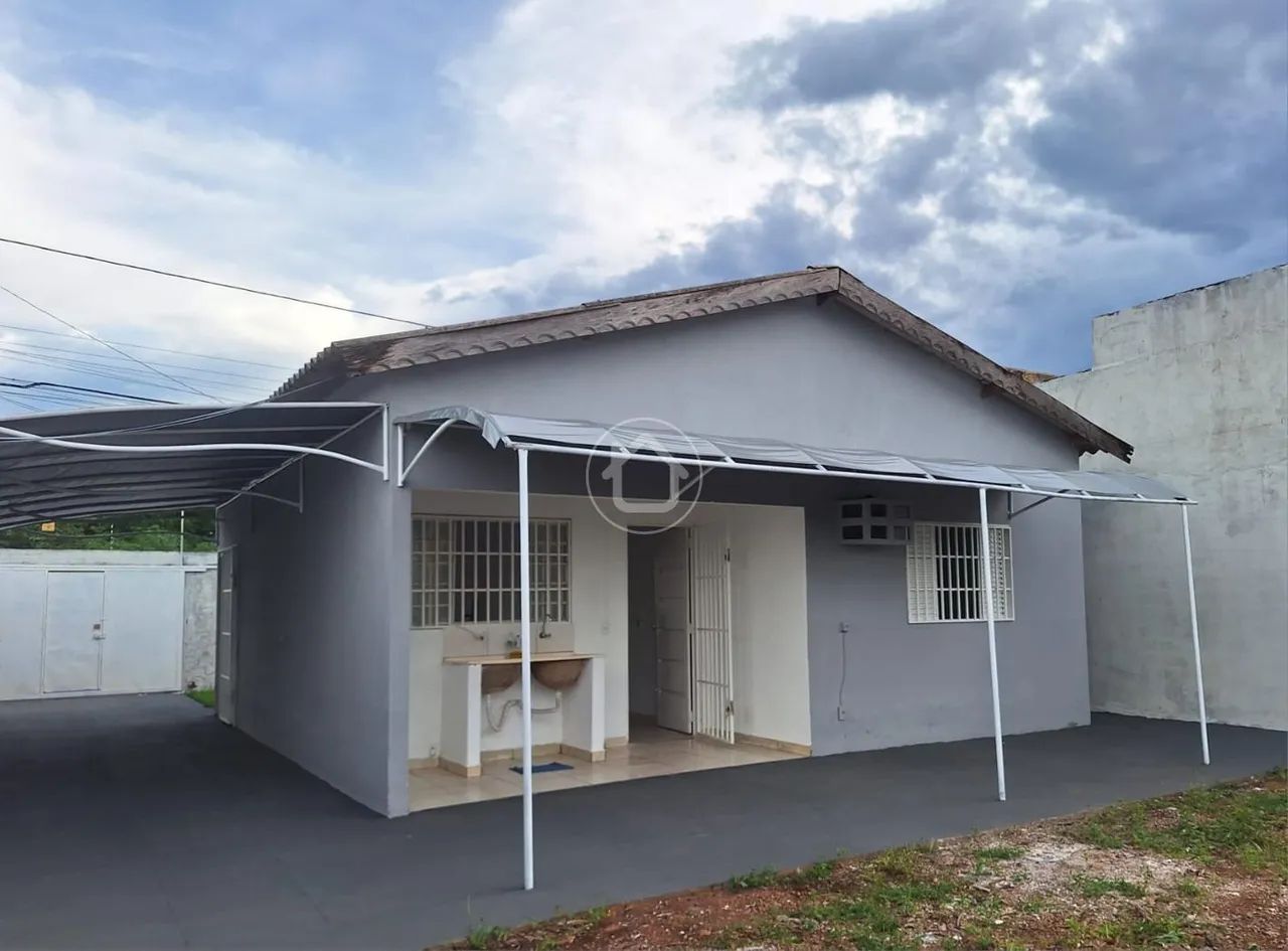 CASA NO JOCKEY CLUB COM TERRENO AMPLO - Foto 5