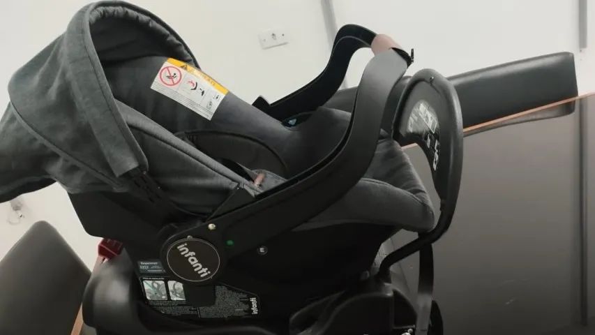 Bebê conforto Infanti com Isofix