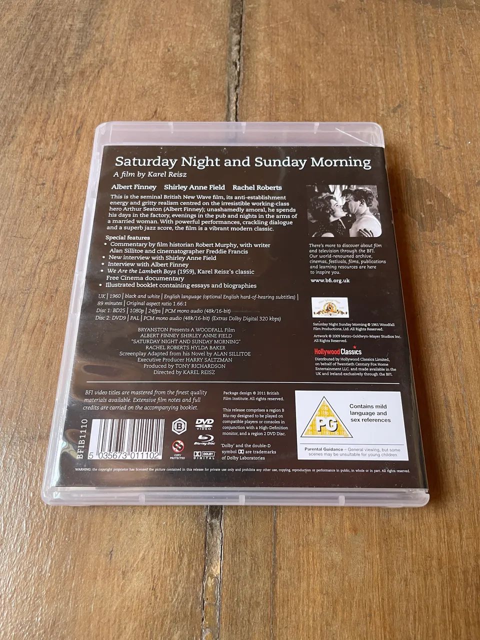 DVD+Blu-ray Saturday Night, Sunday Morning importado - Foto 2