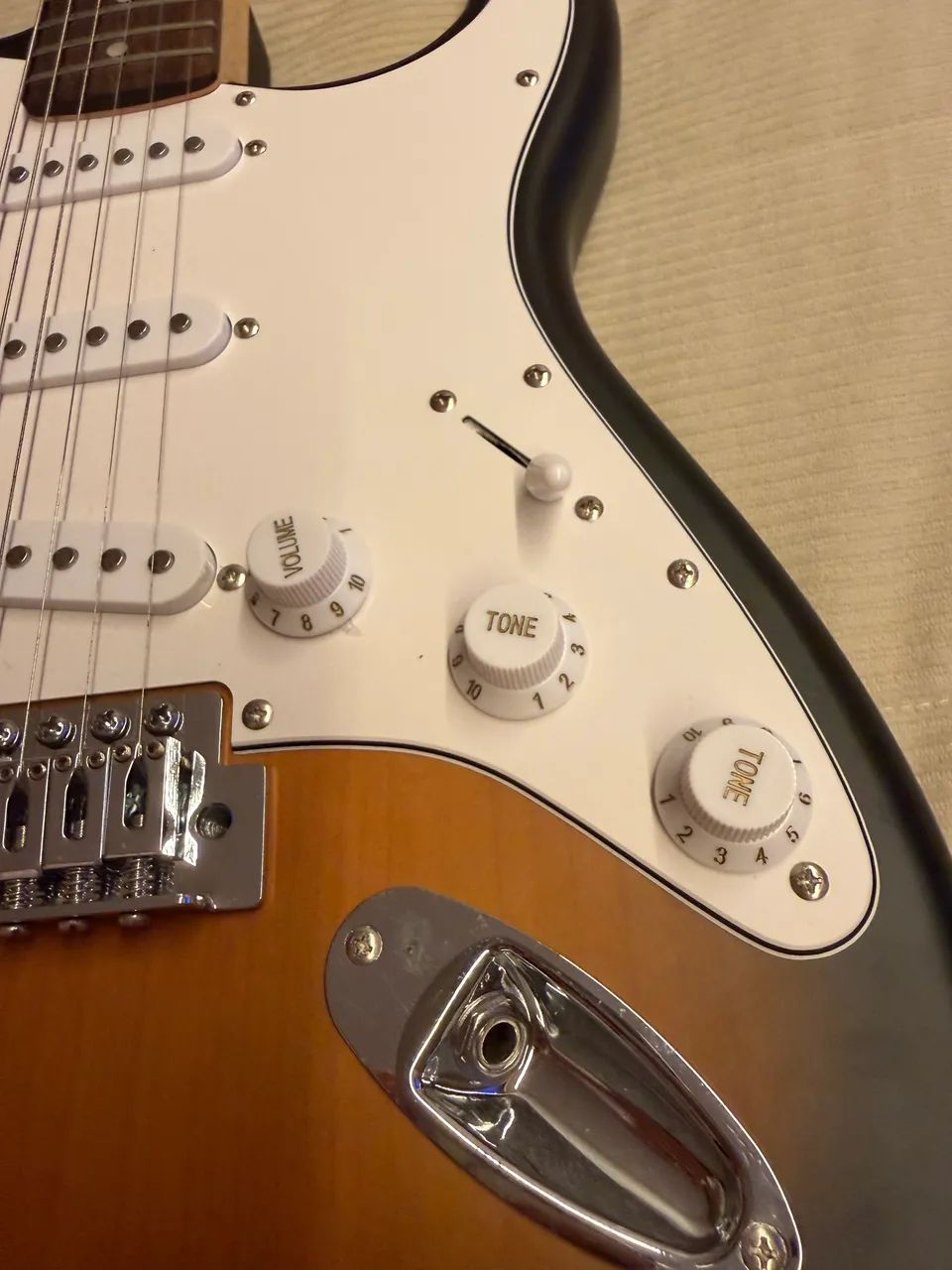 Guitarra Fender Squier Stratocaster - Foto 4