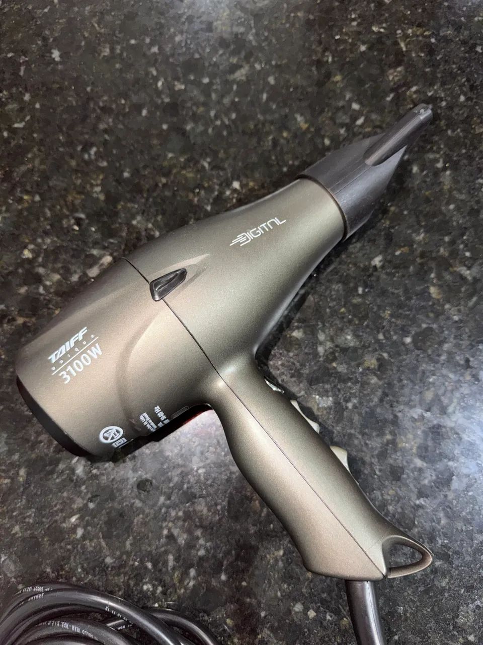 SECADOR TAIFF DIGITAL 3100 WATS 220 volts 