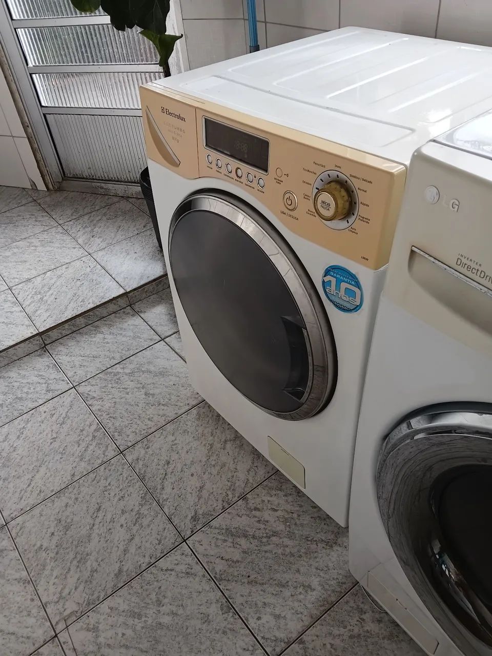 Lava e seca 9kg 127v  Perfeitamente limpa e testada 
