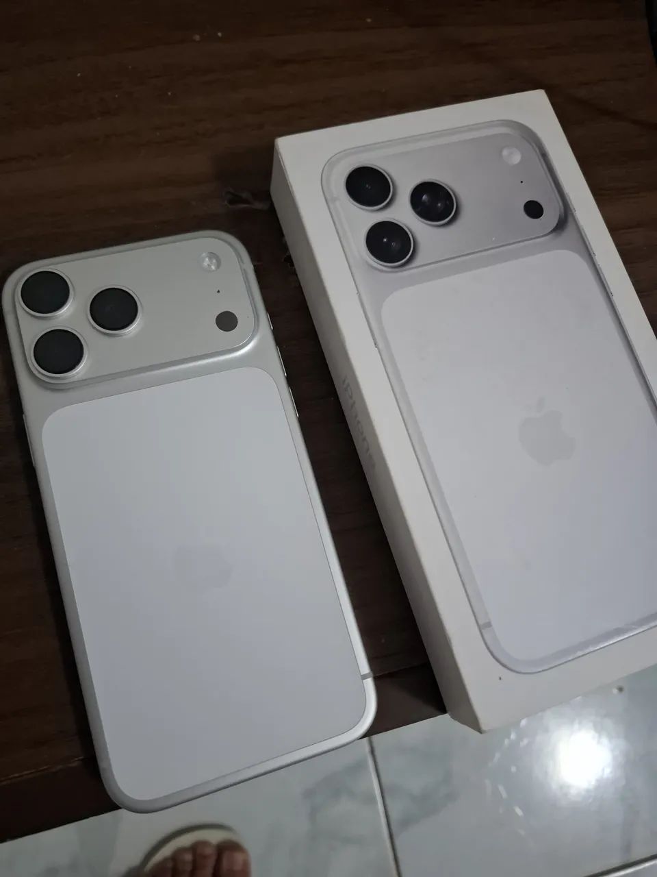 iphone 17 pro Max silver