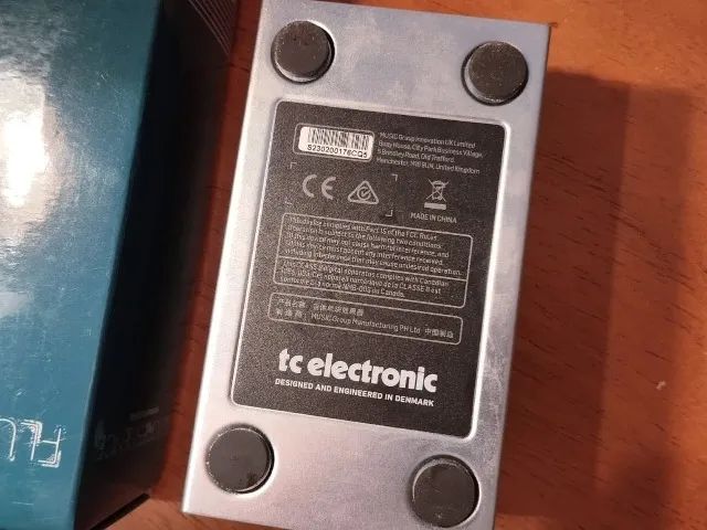 Pedal TC Electronic Fluorescence Shimmer Reverb - Instrumentos