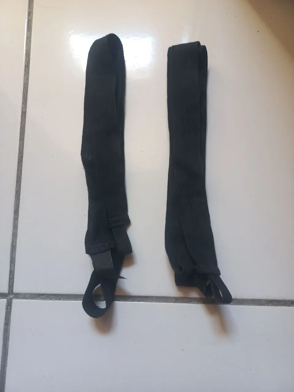 Vendo par de luvas de muay thai e bandagem - Foto 5