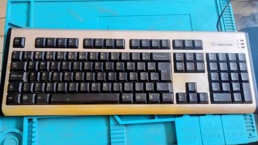 Teclado Positivo Com Fio (Usado)