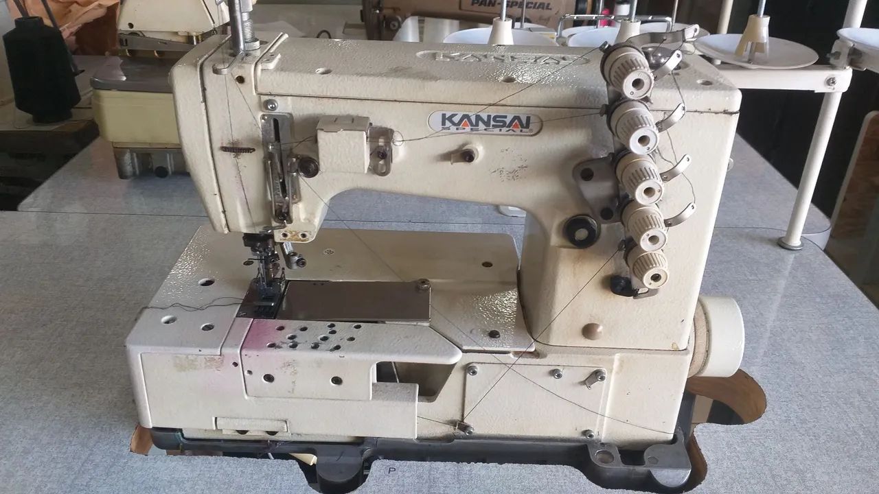 Máquina de costura Galoneira industrial kansai usada  - Foto 2