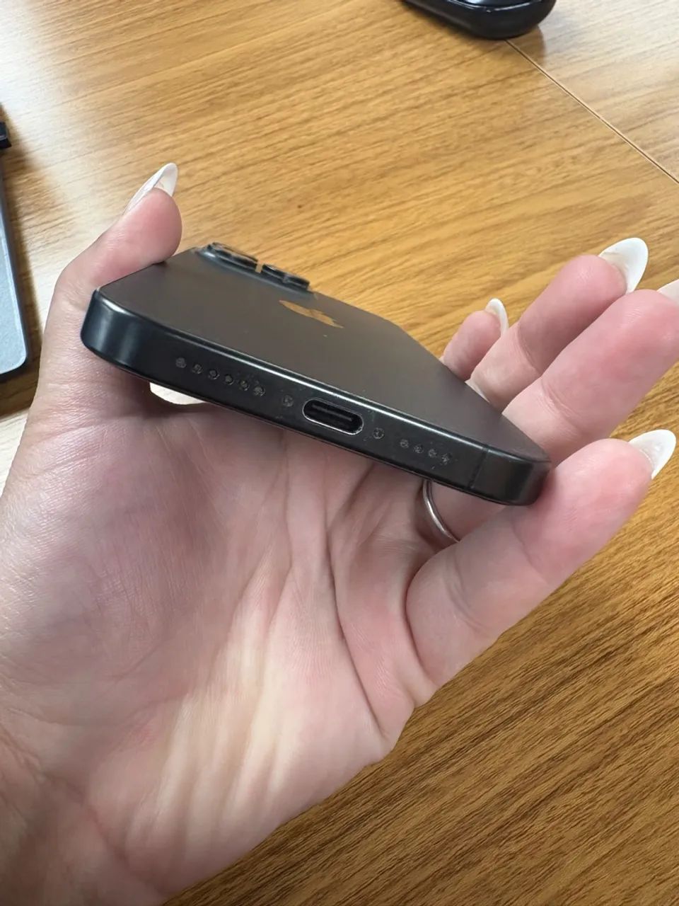 iPhone 15 Pro Max - Foto 2