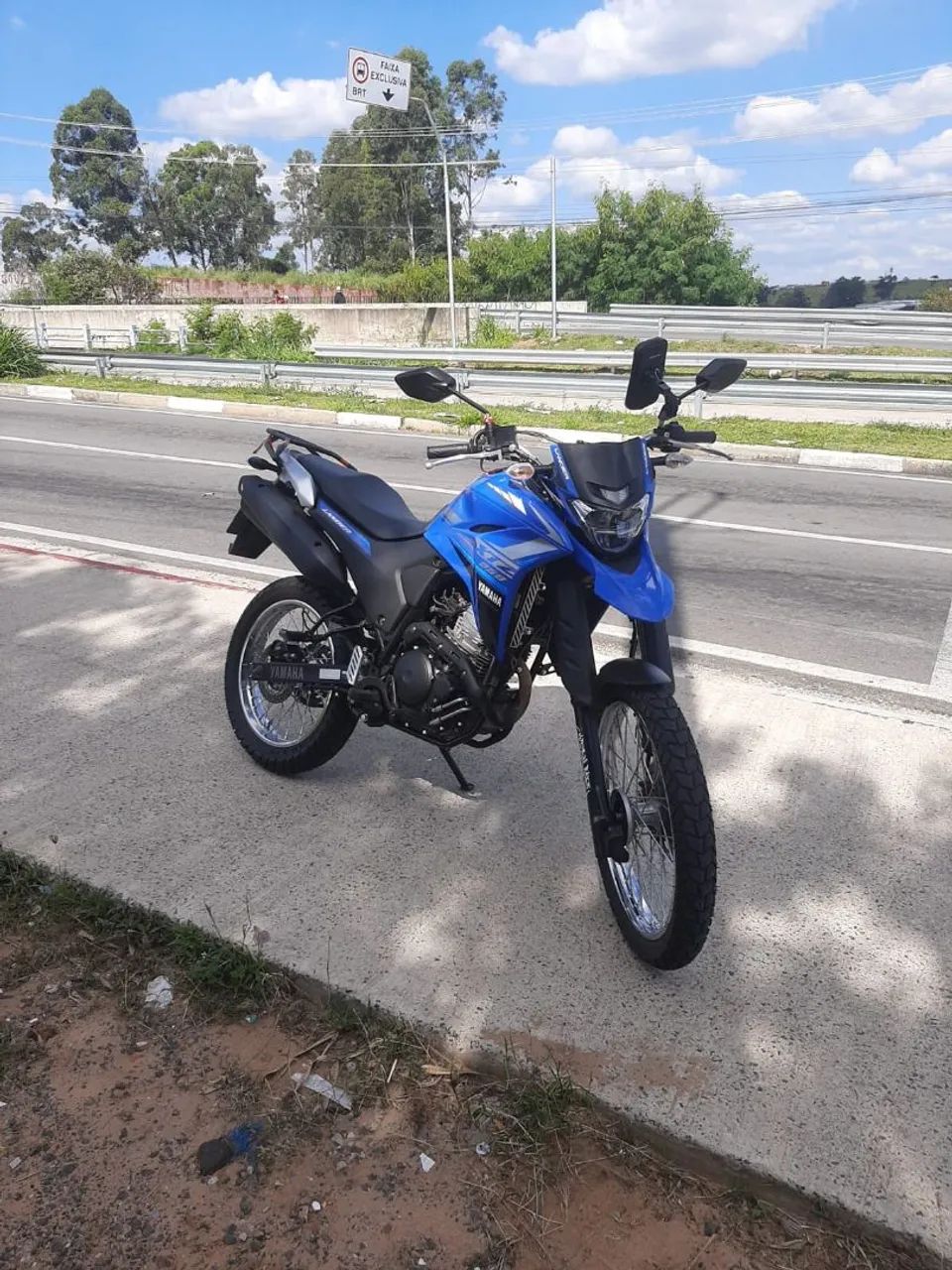 Vendo Lander 2021 Novíssima.
