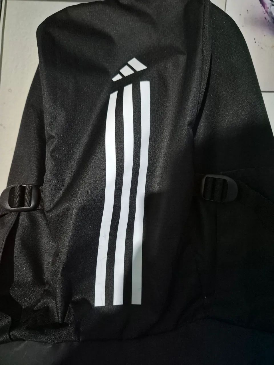 Mochila adidas training preta e branca  - Foto 3
