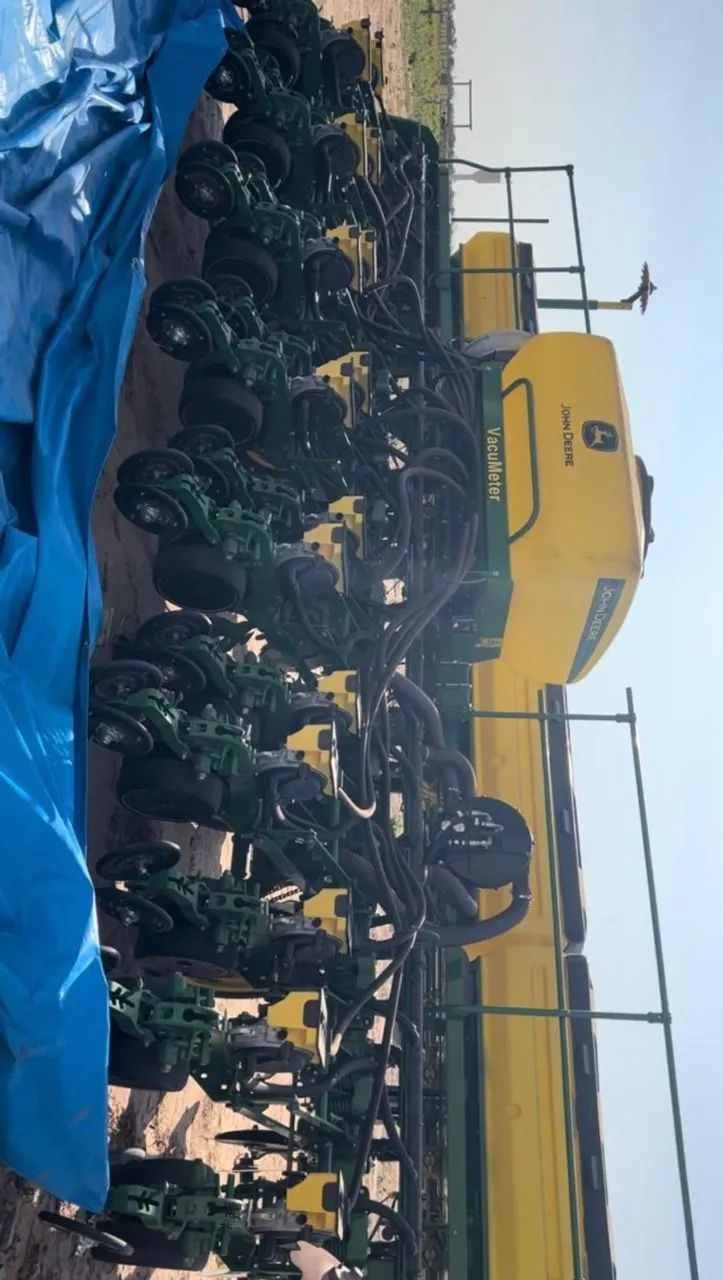 PLANTADEIRA JOHN DEERE 2117 CCS - ANO 2023 - ZERO HORA / NUNCA UTILIZADA - Foto 6