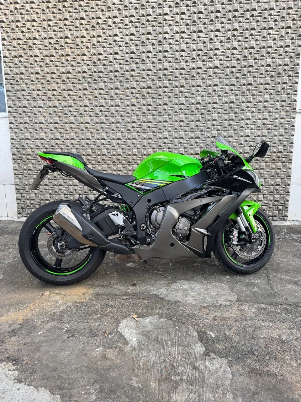 Kawasaki Zx-10/ Zx-10r 1000cc 2019 - 1491030915 | OLX