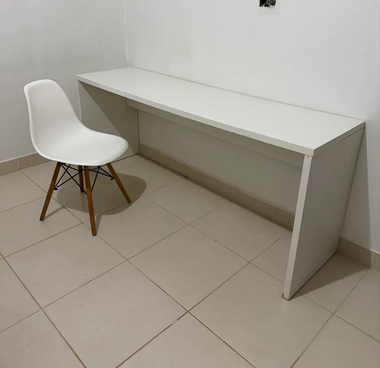 Mesa de estudo com cadeira 470987549117655040