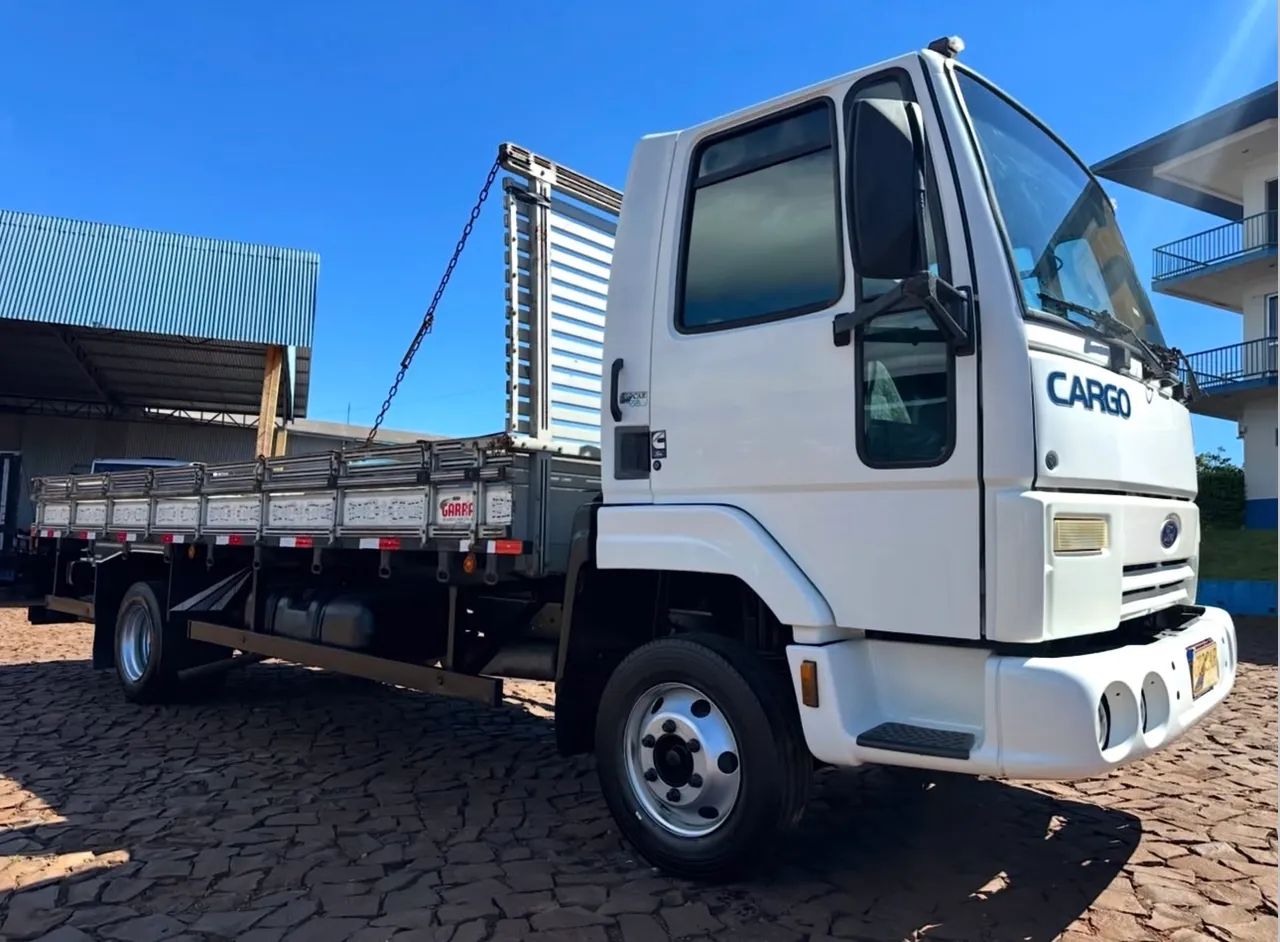 Ford Cargo 815 4x2  - Foto 2