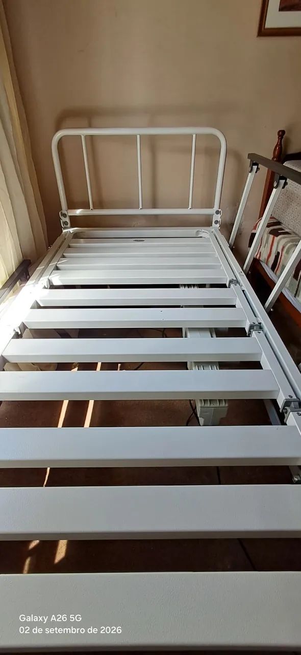 Cama Hospitalar Motorizada Elétrica semi nova com controle com elevação da cabeça e pernas - Foto 3
