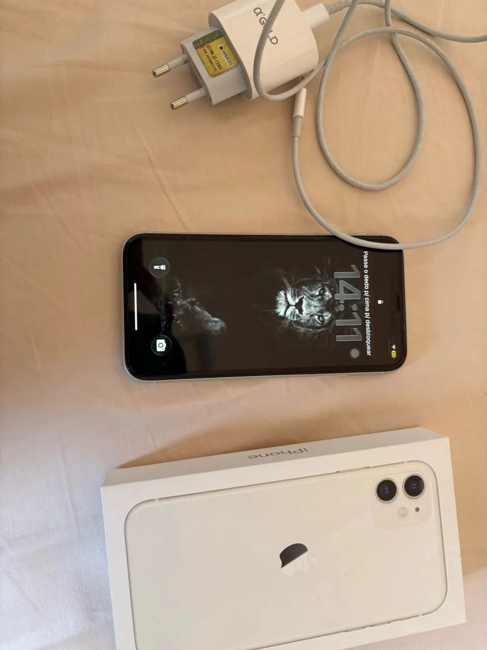 iPhone 11 64 gbs detalhe na tela. - Foto 3