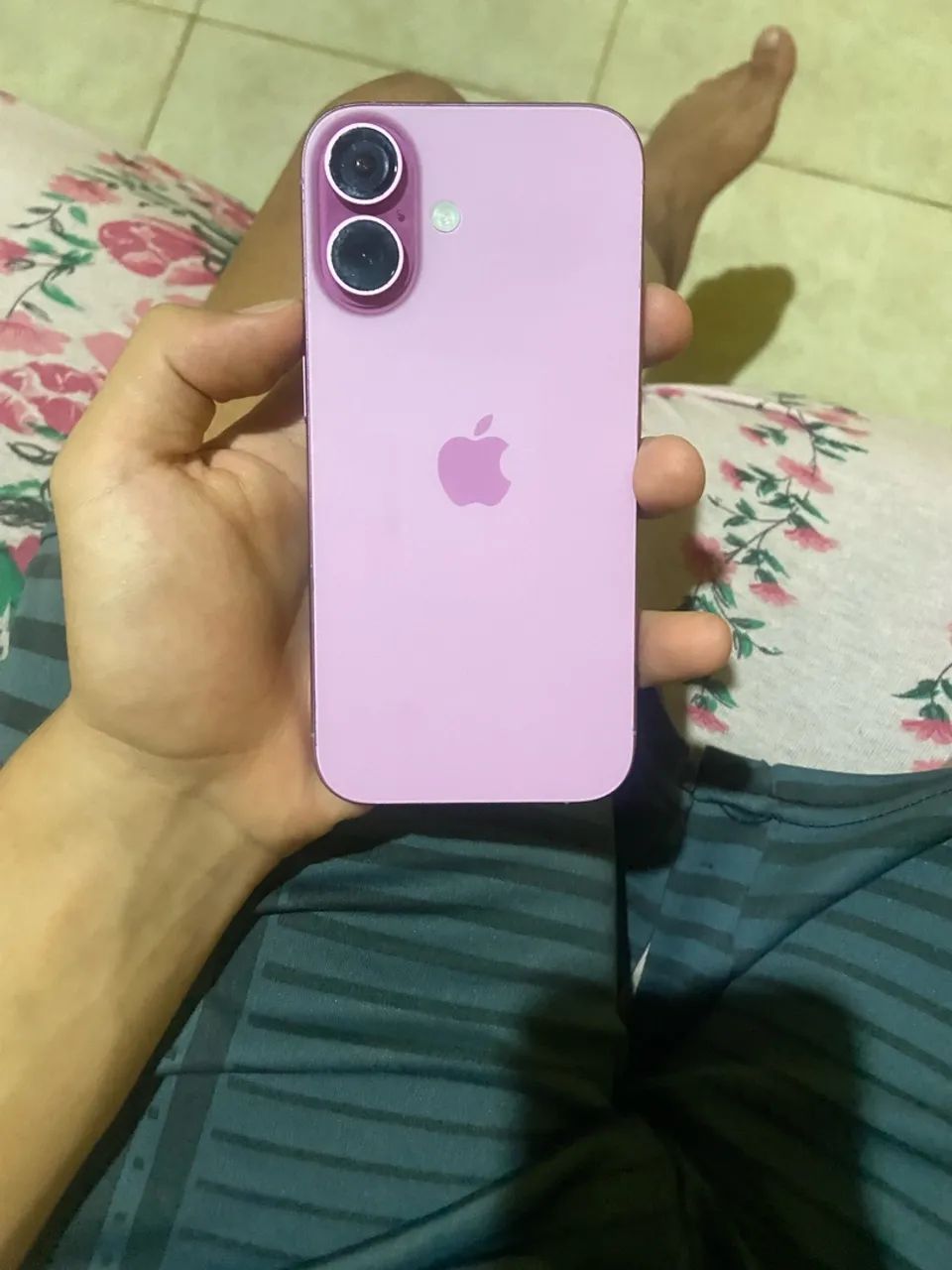 iPhone 16 