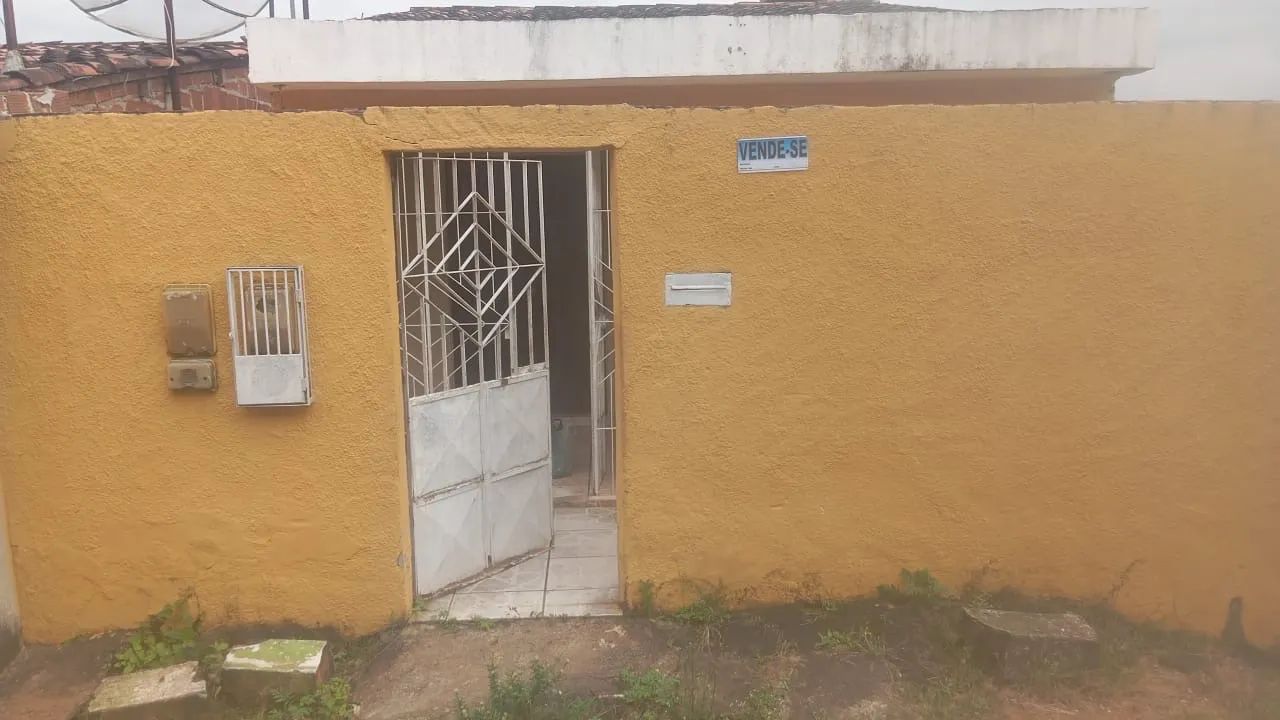 VENDE- SE CASA: TÉRREO E PRIMEIRO ANDAR 