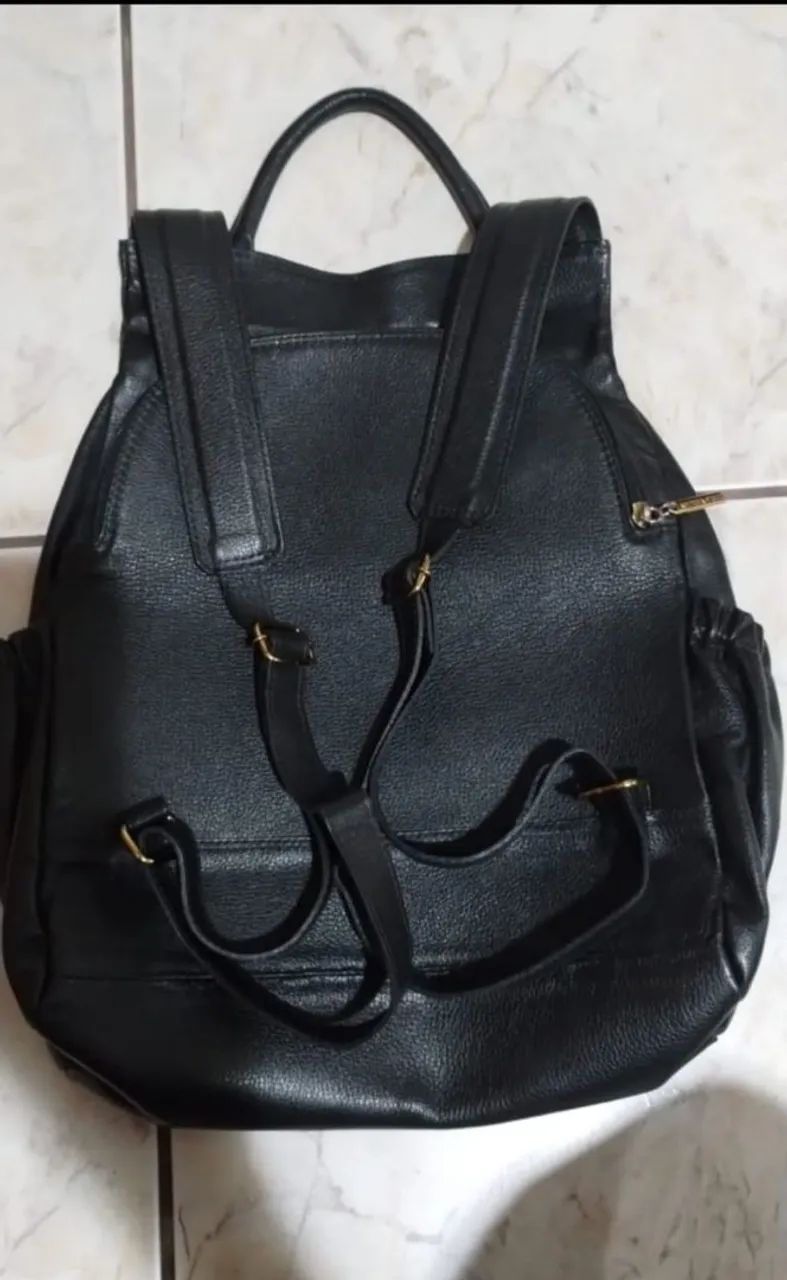 Mochila antifurto de couro Liso. 