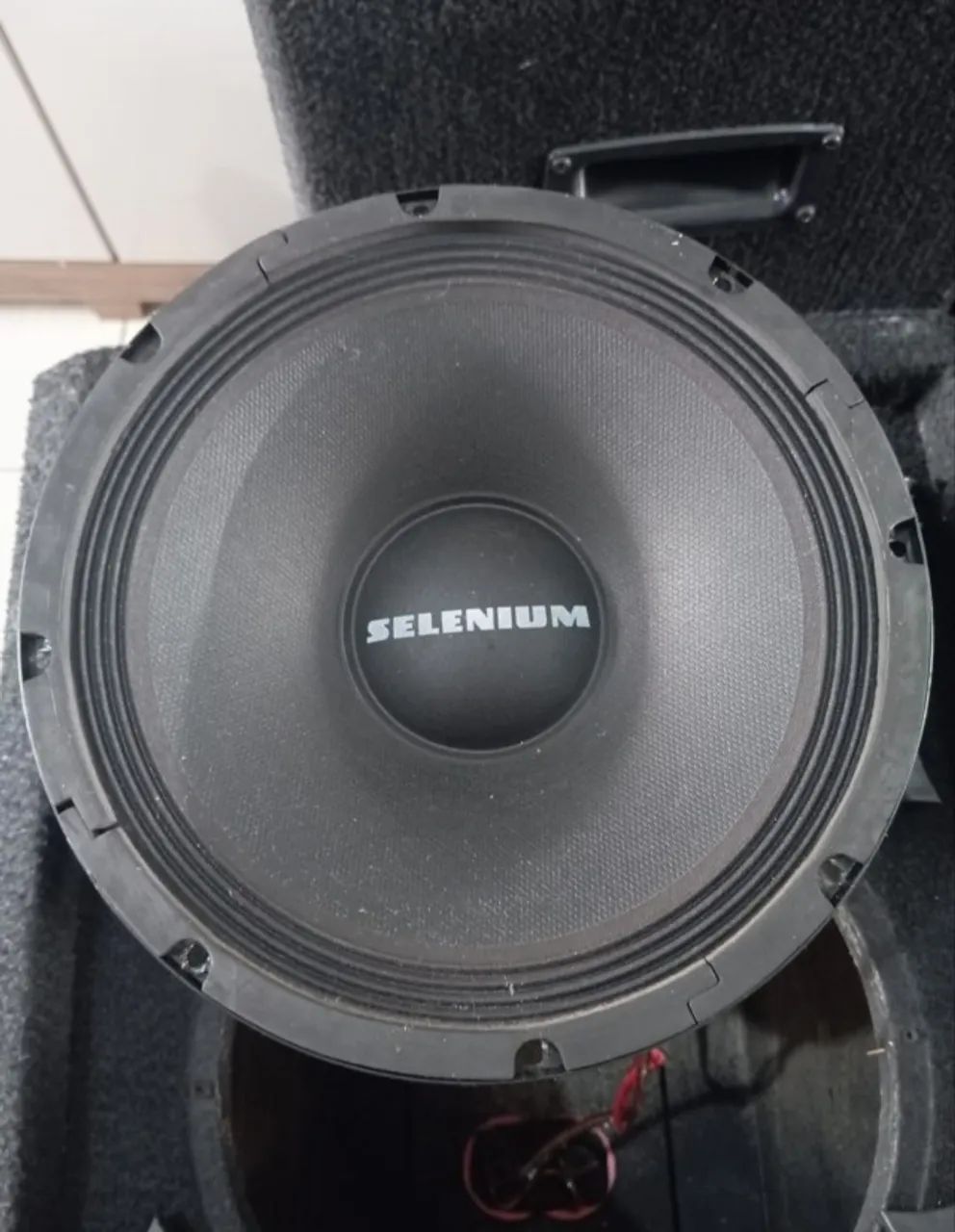 Caixas par 10" Sellenium 300w com pegadores laterais e suporte para tripé funcionando 100% - Foto 5