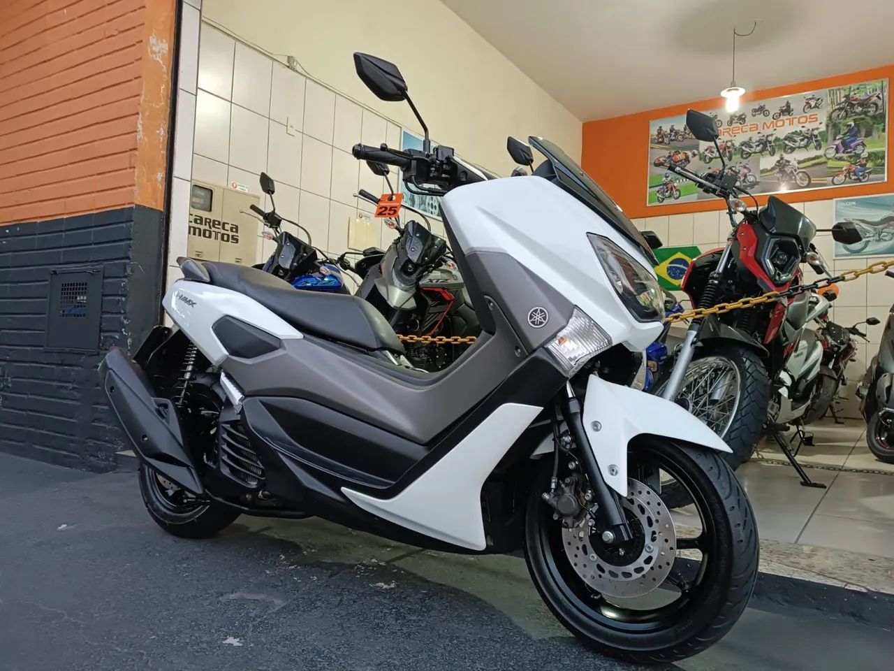 NMAX 160 2020 branca  - Foto 4
