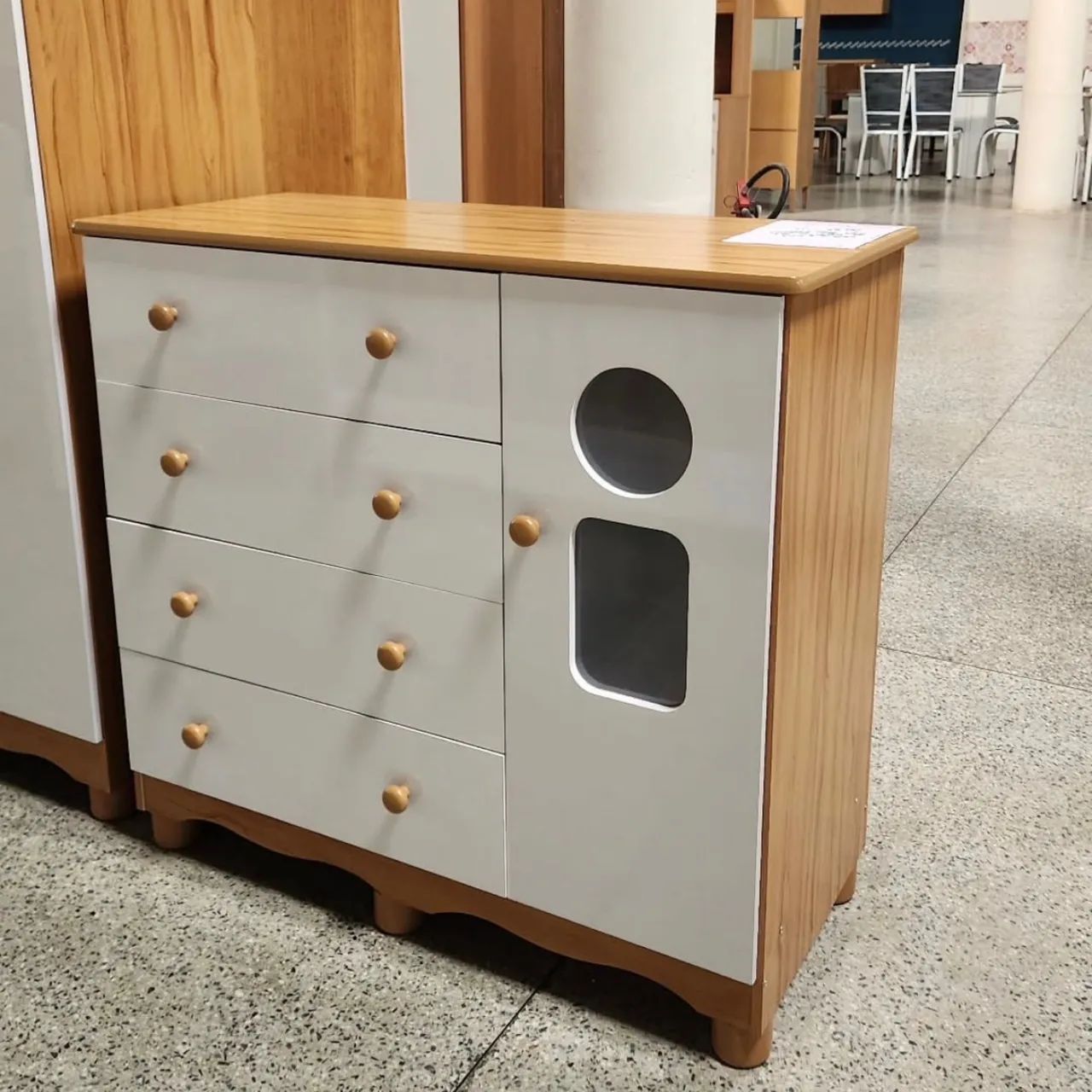 BERÇO CÔMODA E ROUPEIRO - Foto 2