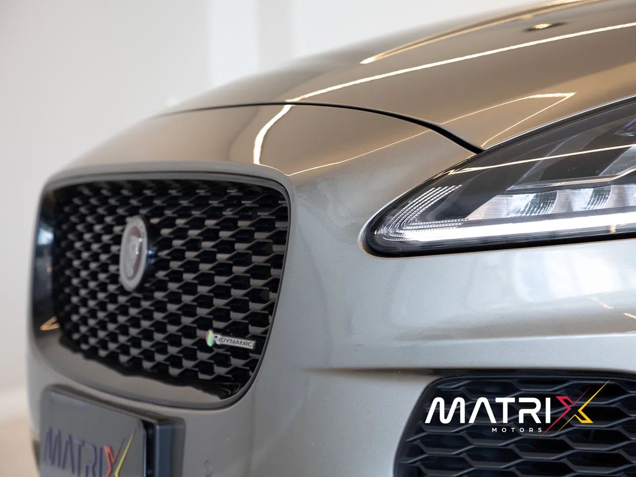 Jaguar E-Pace R-dynamic SE 2.0 AWD 300cv Aut. 2018 - Foto 5