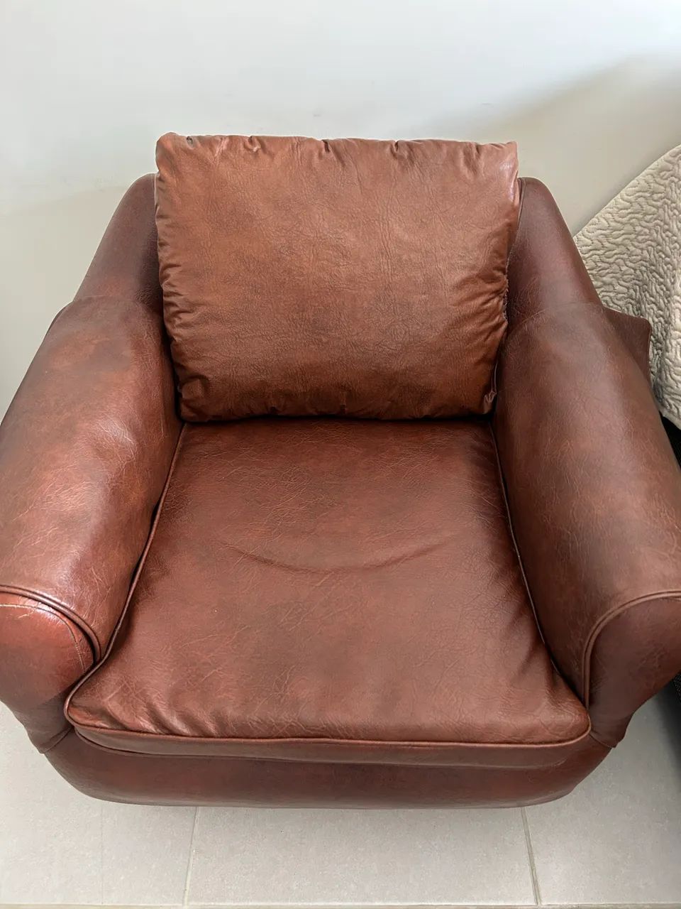  2 Poltronas de Couro