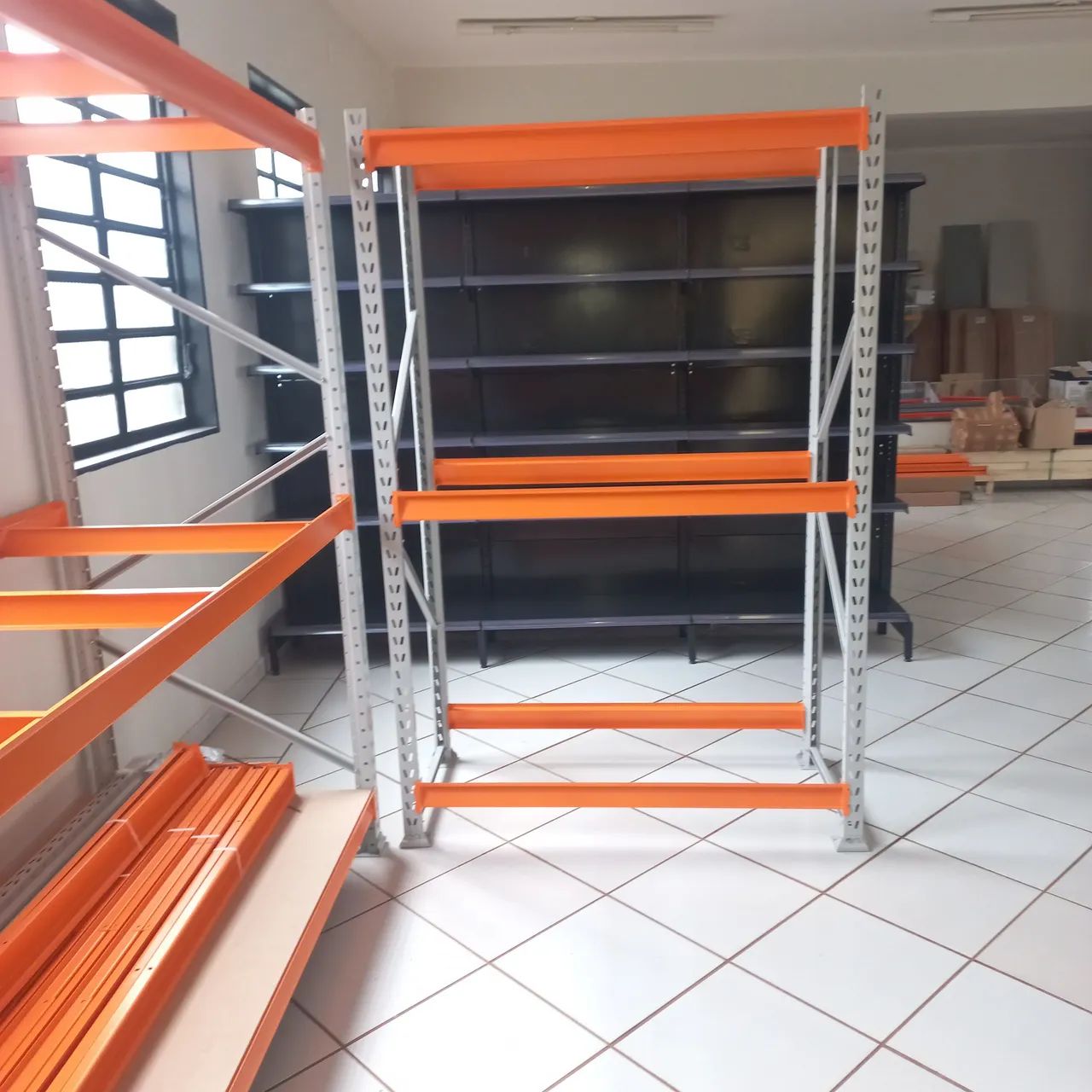 Gôndolas e porta pallets com melhor preço do mercado  - Foto 2