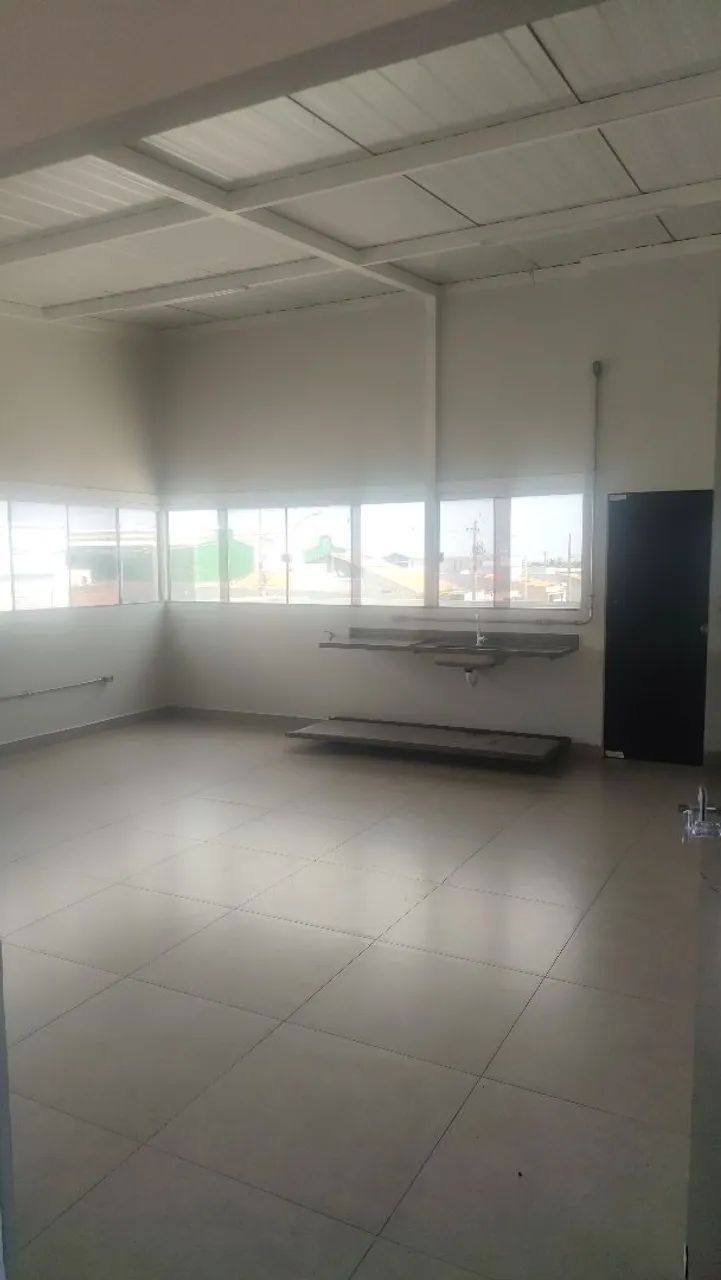 Alugo pavimento superior com 3 salas ,2 com 36m2 e um com 42m2 , alojamento ou escritório  - Foto 4