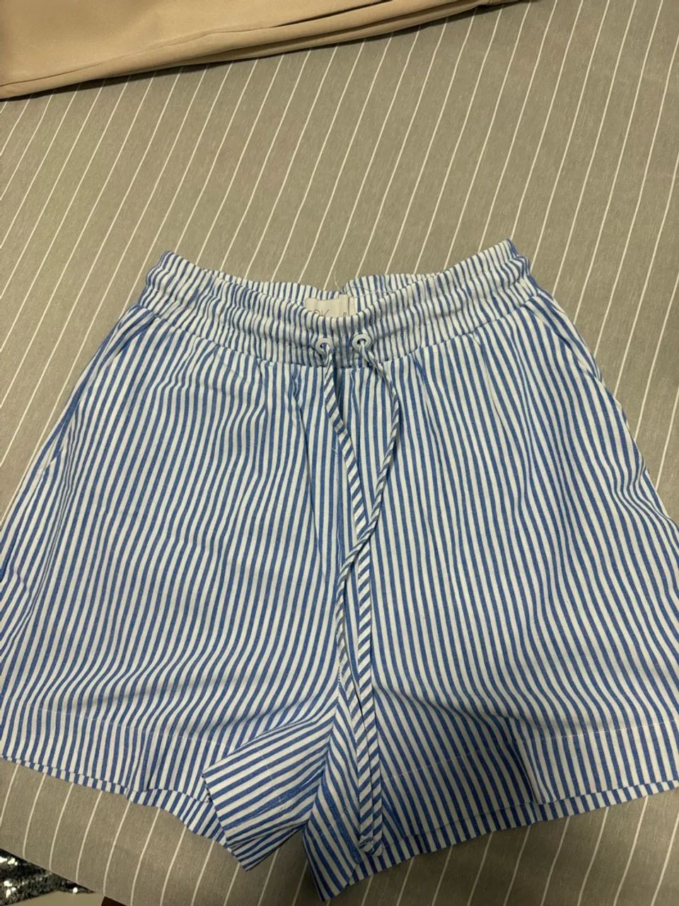 Short listra azul