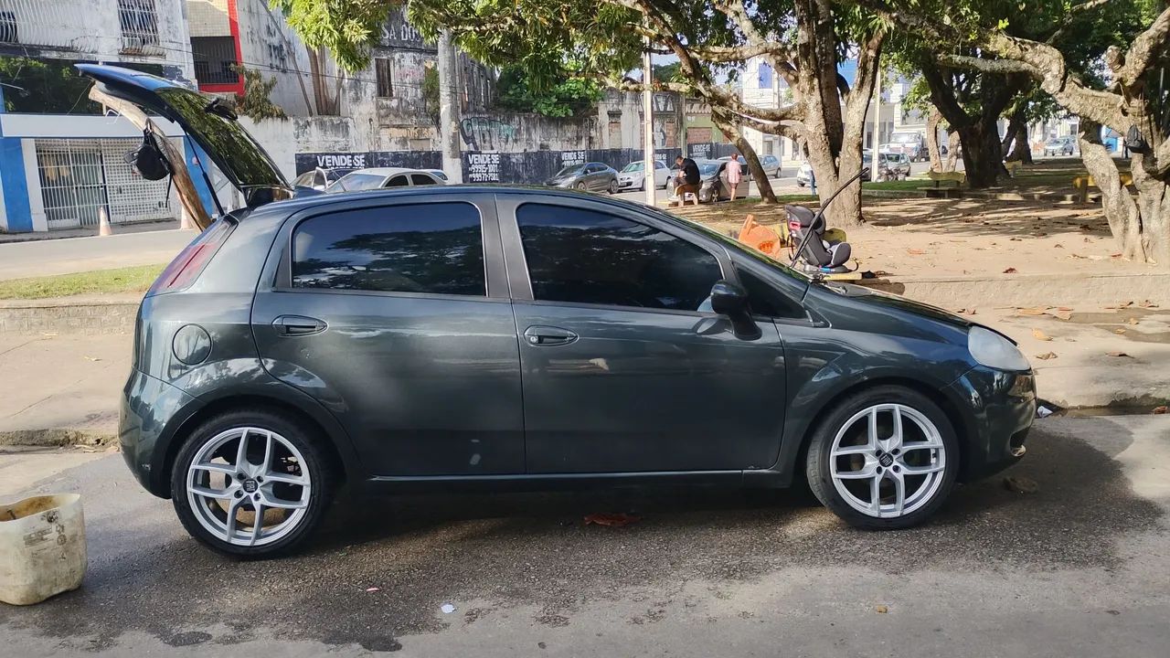Fiat Punto Attractive 1.4 Fire Flex 8V 5P 2012