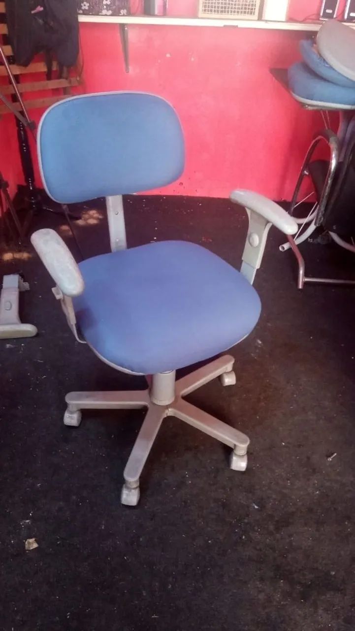 Cadeiras de escritório giratória com várias regulagens 130 reais  - Foto 4