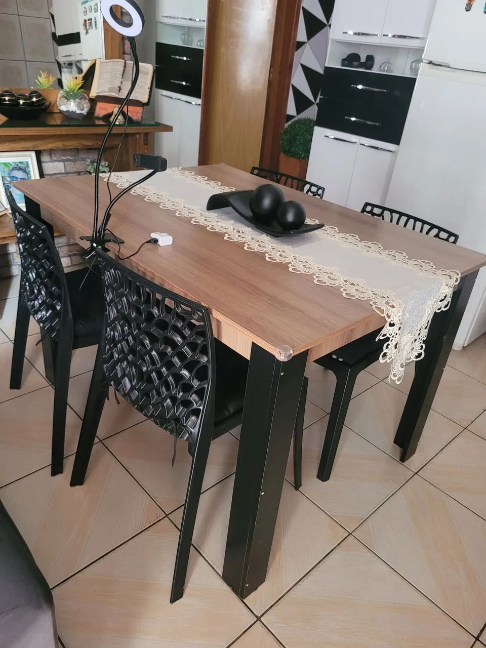 Mesa 120x90 com 4 cadeiras 