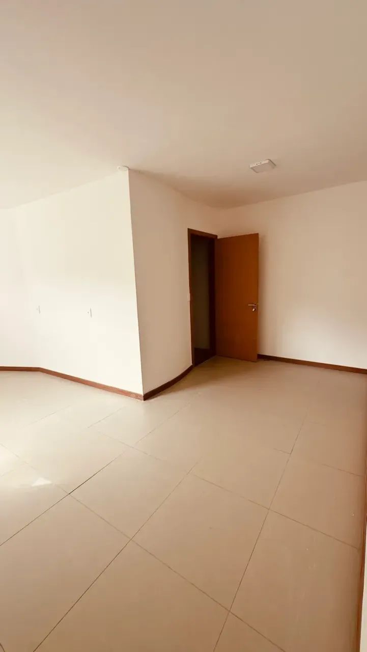 ALUGO APARTAMENTO 2 QUARTOS COM SUÍTE - Foto 2
