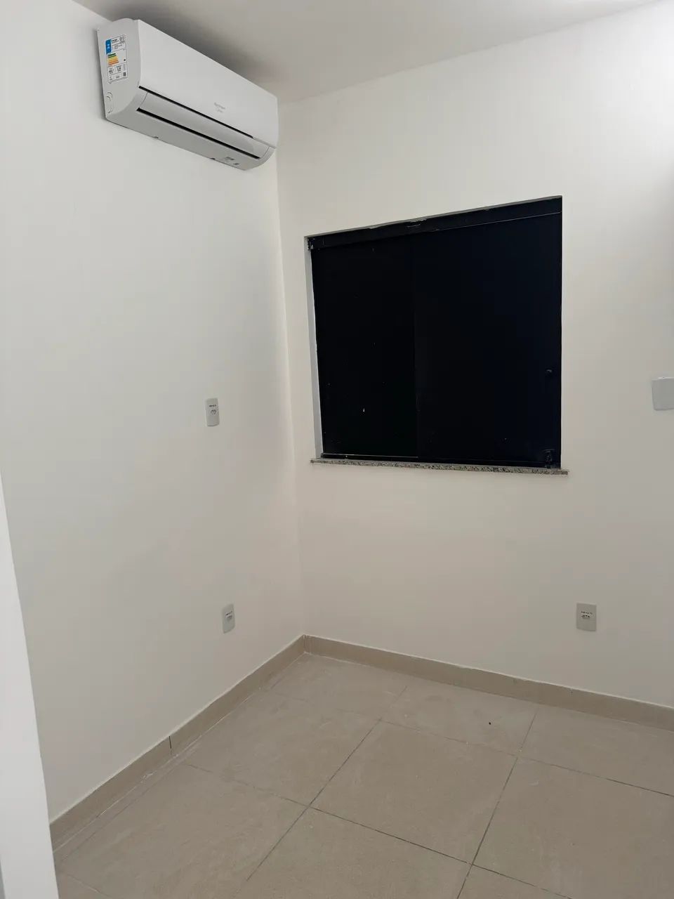 Sala disponível para aluguel 