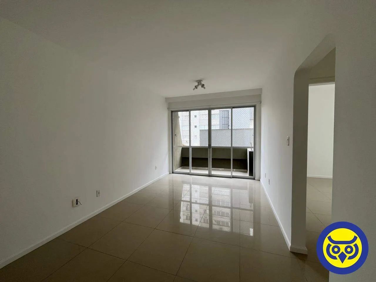 Apartamento para locação no Centro de Florianópolis  2 dormitórios, sacada e 1 vaga de gar - Foto 3