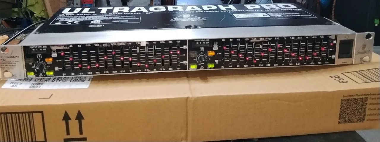 Equalizador Behringer Ultragraph Pro FBQ1502 - Foto 2