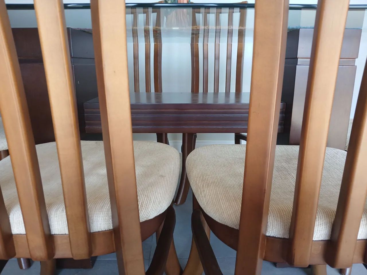 Mesa de Vidro com pés de Madeira + 6 cadeiras - Foto 2