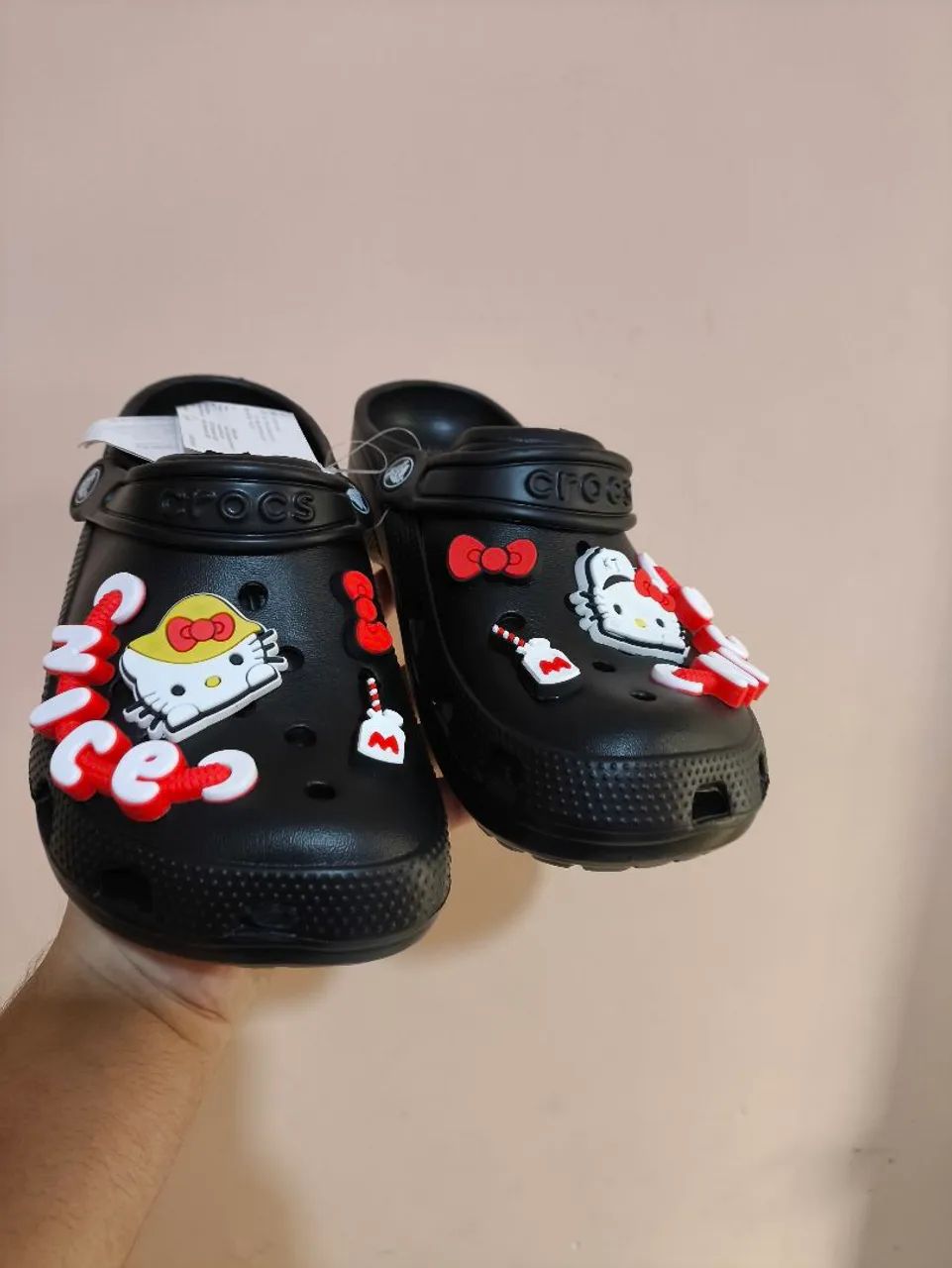 Crocs Hello Kitty preto 39/40 edição limitada - Foto 2