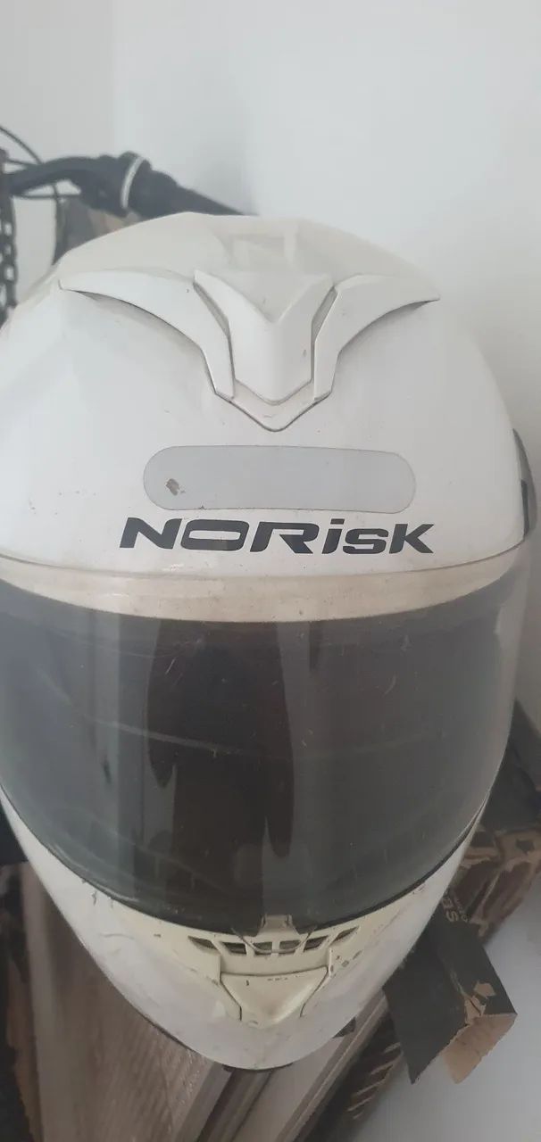 Vende-se um capacete